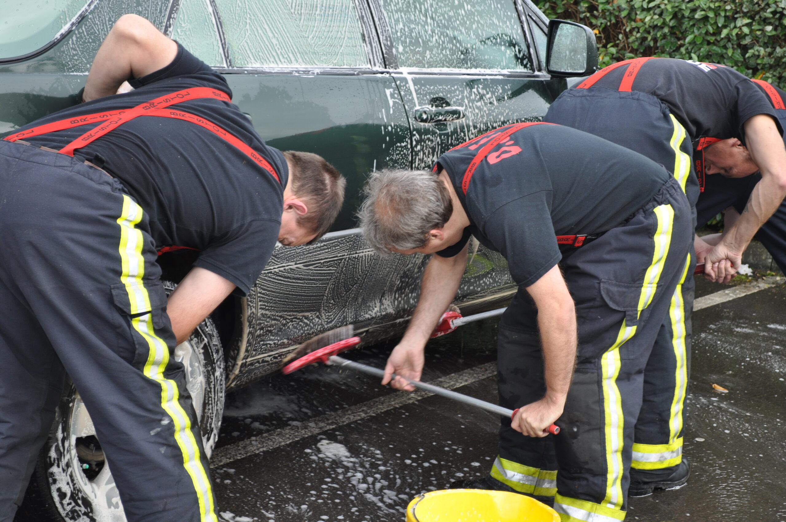 Unlock Showroom Shine: 14 Professional Car Cleaning Secrets You Can Master at Home