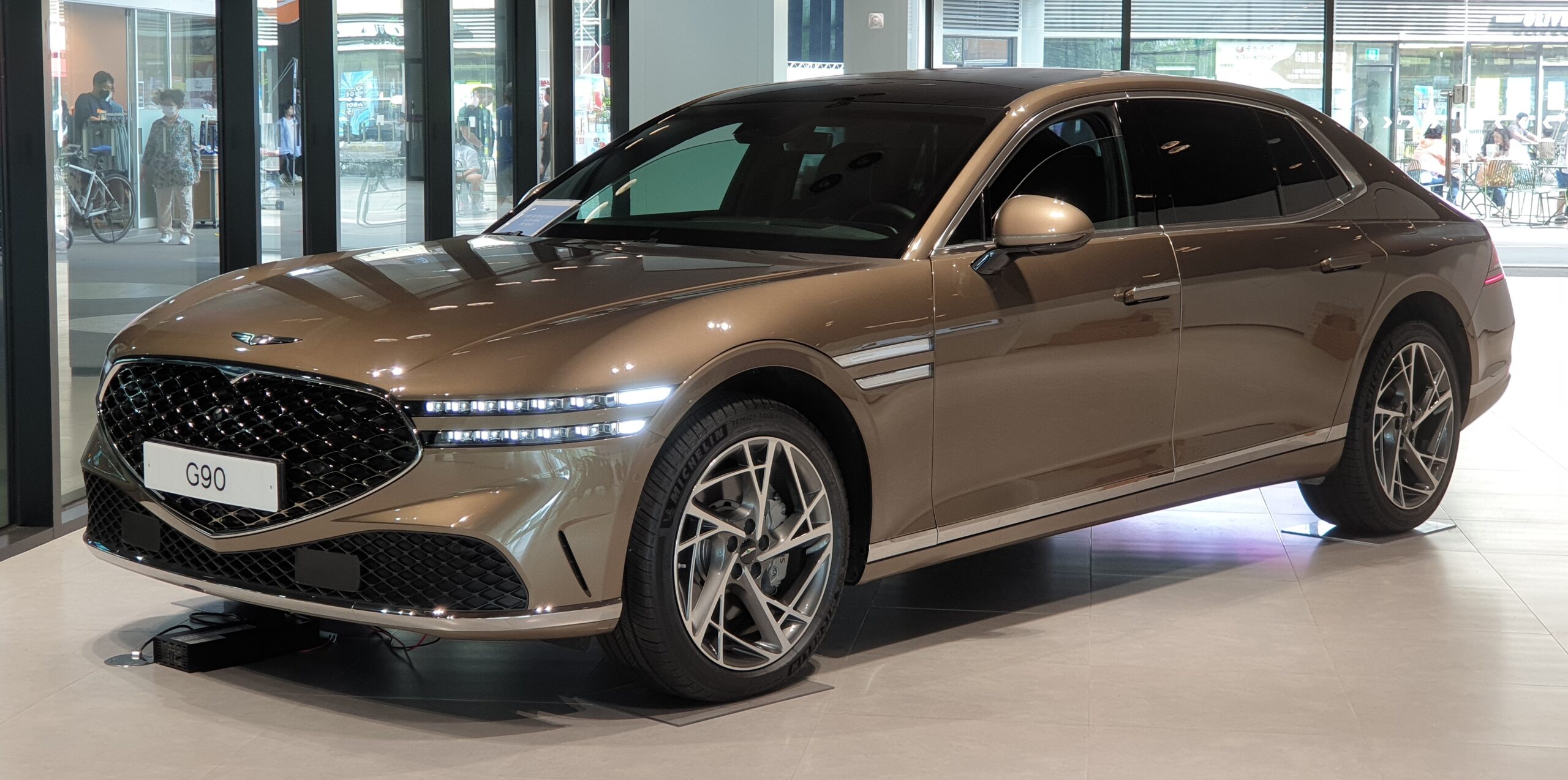 Genesis G90
