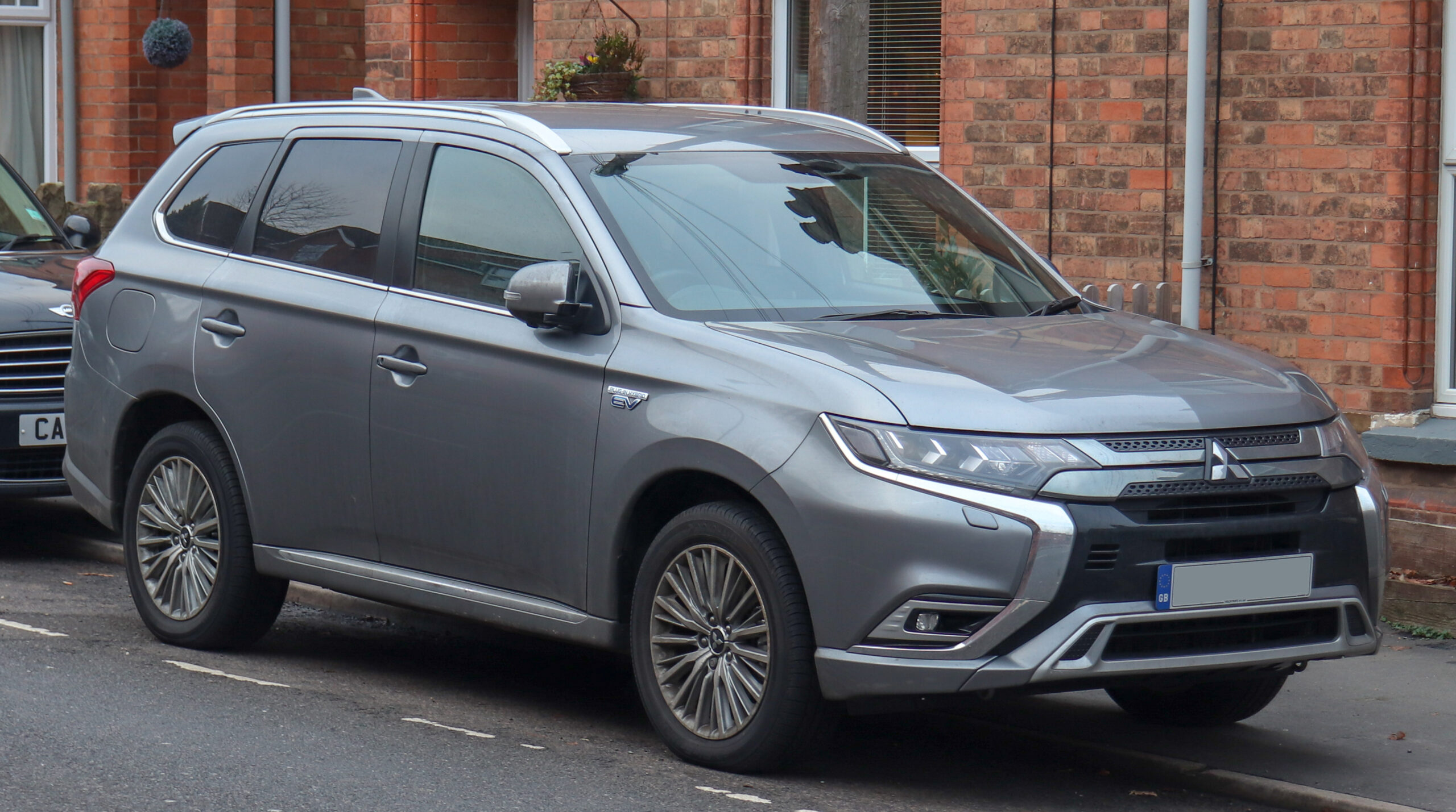 Mitsubishi Outlander PHEV: Reassessing the Most Underrated Hybrid SUV for 2025