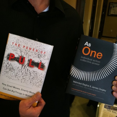 Fuel Your Entrepreneurial Journey: The 12 Essential Business Books Every Aspiring Founder Must Read by 25