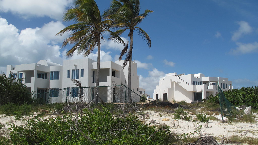 Behind the Gates: Simple Strategies Celebrities Employ for High-Value Property Deals