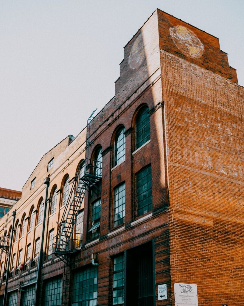 a brick building with windows