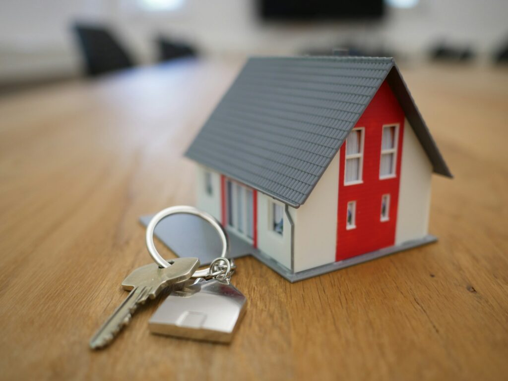 The Insider’s Playbook: How Top Realtors Uncover Hidden Neighbor Property Issues Before You Buy